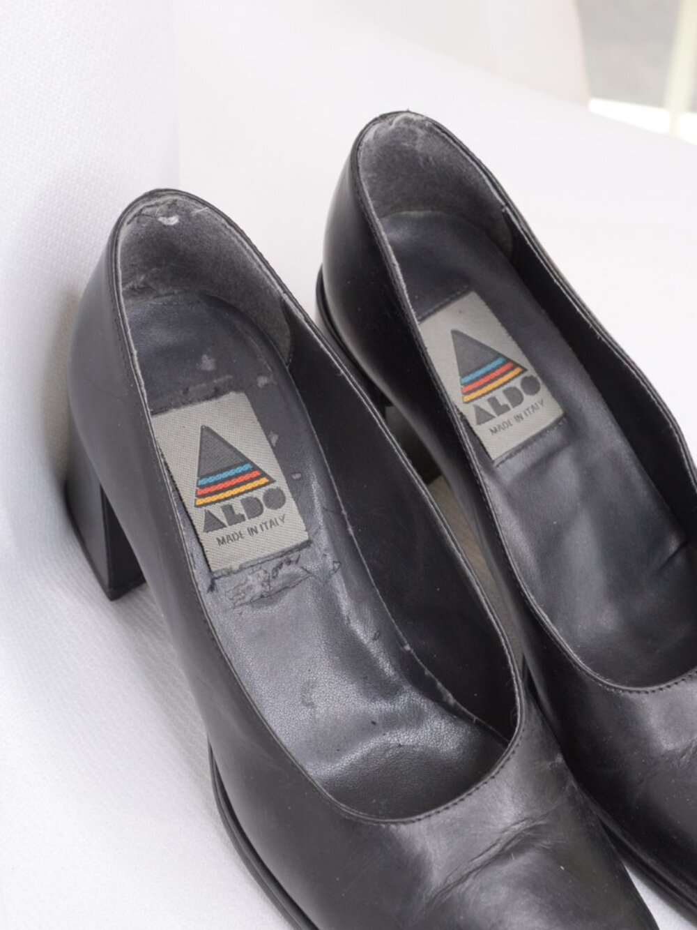 Vintage 90s Aldo Black Leather Chunky Heels Sz 8 - Picture 5 of 7